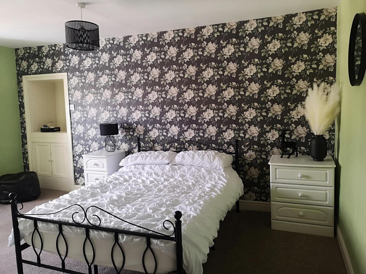 Red Lion Hotel Ystrad Meurig Kültér fotó